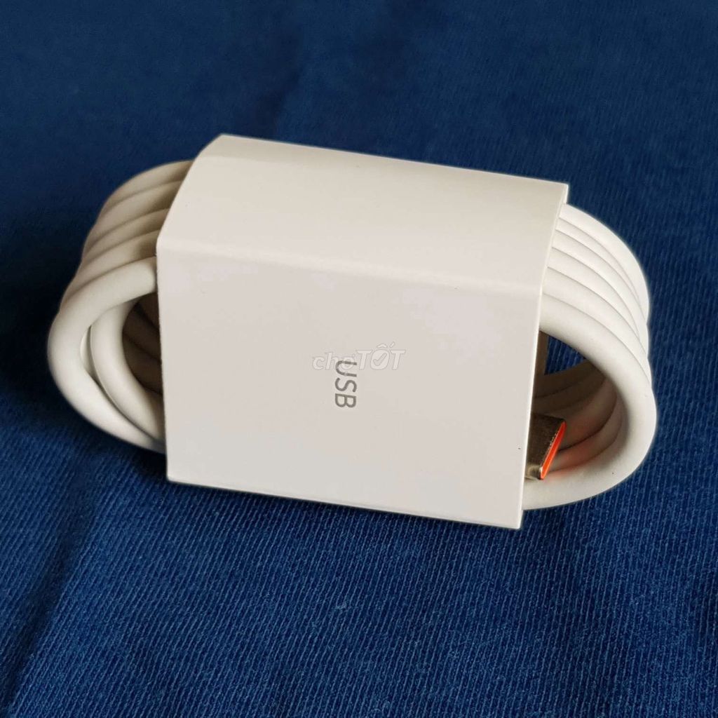 Dây cáp sạc nhanh 3A chuẩn 33Watt của Xiaomi.