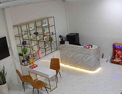 CẦN THANH LÝ KỆ TRƯNG BÀY SẢN PHẨM RẤT MỚI. Mua bán Tủ, kệ gia đình tại Huyện Thủ Thừa Long An được đăng bởi Anna
