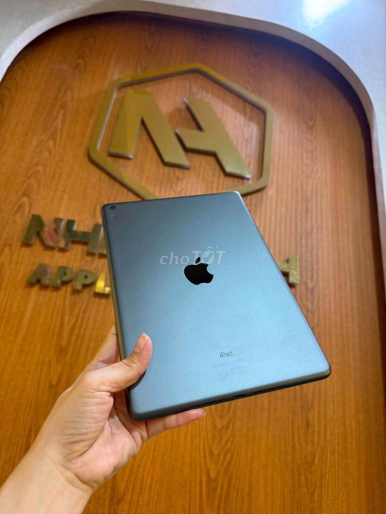 Apple iPad Gen 8 32GB Đen Wifi Mỹ Đã sử dụng. Mua bán Máy tính bảng tại Quận Gò Vấp Tp Hồ Chí Minh được đăng bởi Nguyễn Thị Thu Hiền hình 1