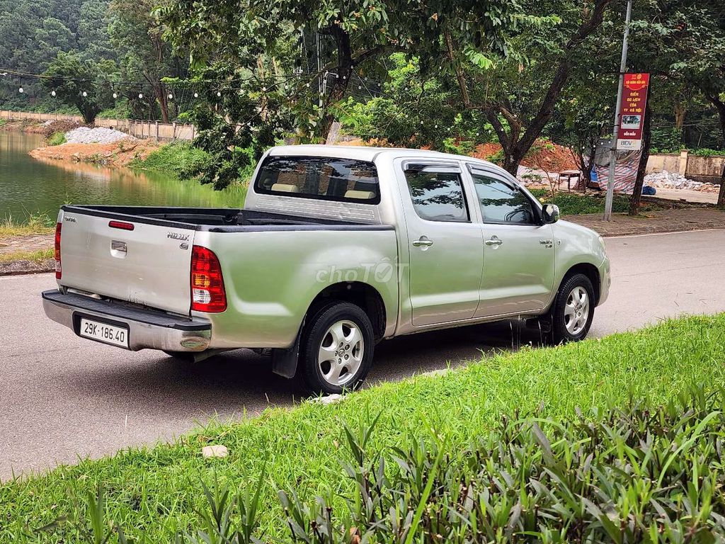 Toyota Hilux sx2011 máy dầu ,xe zin đét .. Mua bán Ô tô tại Huyện Sóc Sơn Hà Nội được đăng bởi Thế Auto  hình 5