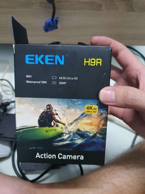Bộ camera hành trình eken H9R còn đủ phụ kiện