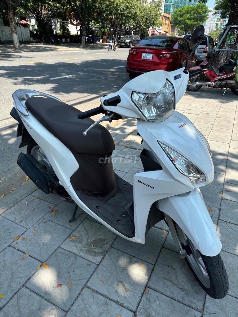 Оригинальное колесо Honda Vision 2017.