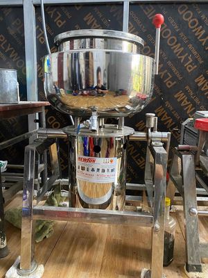 Máy xay thịt công nghiệp NewSun. Mua bán Bếp, lò, đồ điện nhà bếp tại Thành phố Tam Điệp Ninh Bình được đăng bởi Nguyen Tuan
