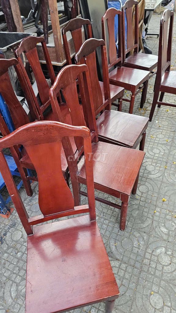 10 Ghế gỗ màu nâu đỏ đã qua sử dụng. Dịch vụ chuyển nhà tại Quận Sơn Trà Đà Nẵng được đăng bởi THẾ GIỚI ĐỒ CŨ ĐÀ NẴNG hình 1