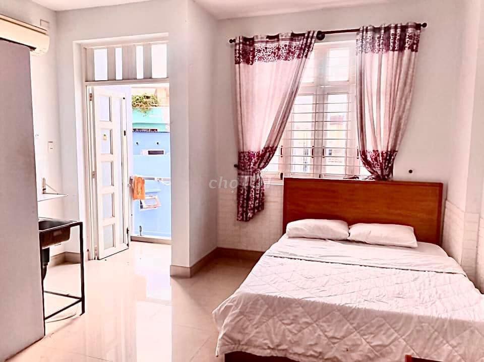 Cho thuê phòng đẹp,có ban công,WC riêng,full nội thất
