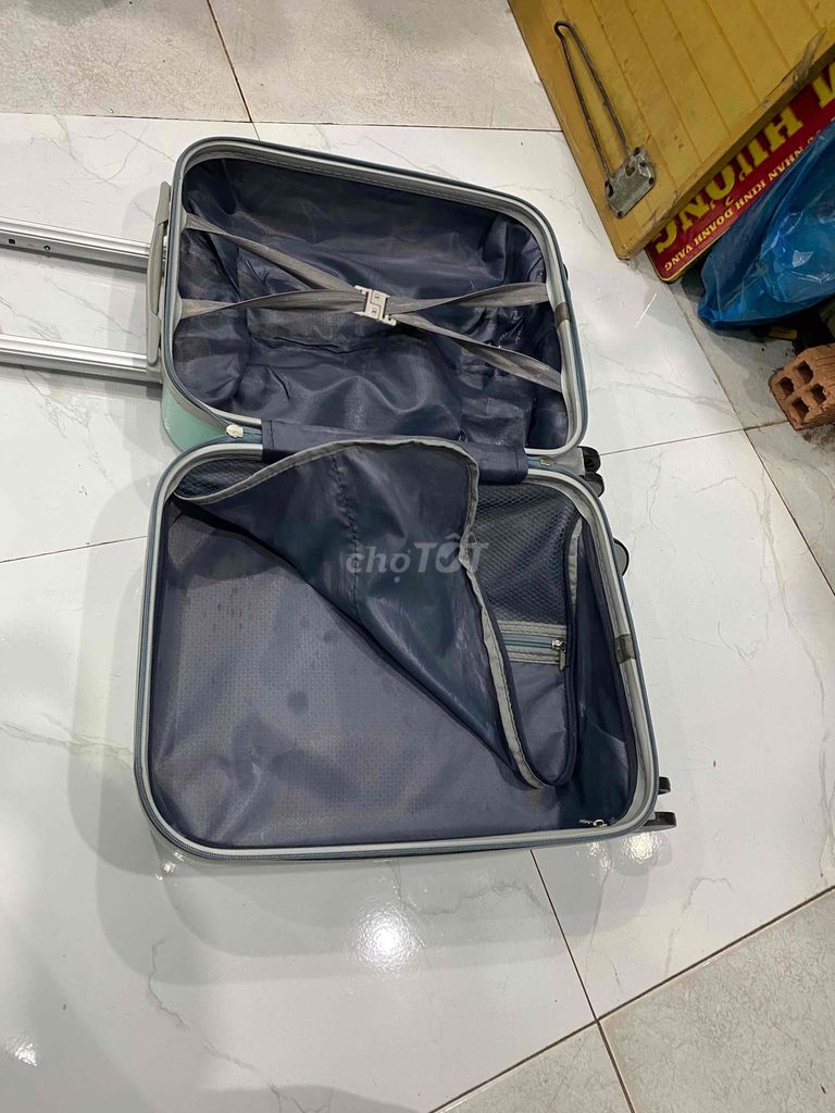 VALI KÉO MINI SIDE 18in đựng phụ kiện du lịch. Mua bán Túi xách tại Quận 4 Tp Hồ Chí Minh được đăng bởi vo thanh long hình 3