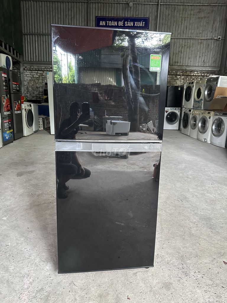 Thanh Lý Tủ Lạnh Toshiba Inverter 180L Mới 95%. Mua bán Tủ lạnh tại Quận Nam Từ Liêm Hà Nội được đăng bởi LỢI hình 1