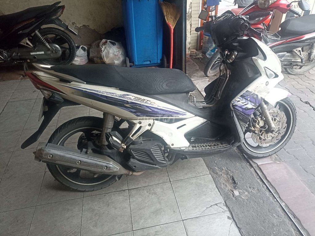 Yamaha Nouvo LX 2010 Trắng-Đen còn tin còn bán. Mua bán Xe máy tại Quận 10 Tp Hồ Chí Minh được đăng bởi văn phúc  hình 2