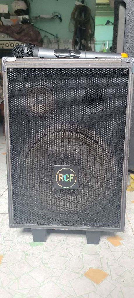 Loa keo RCF 20