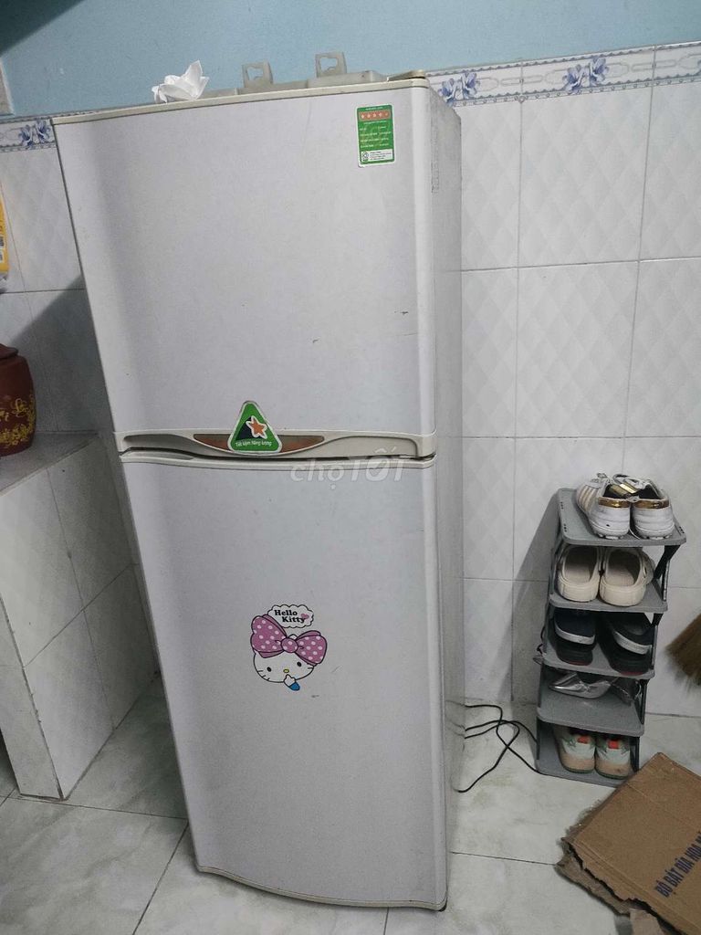 Tủ lạnh đang xài ngon lành - 180 lit - bh 3 tháng. Mua bán Tủ lạnh tại Quận 12 Tp Hồ Chí Minh được đăng bởi Tuấn Vũ hình 1