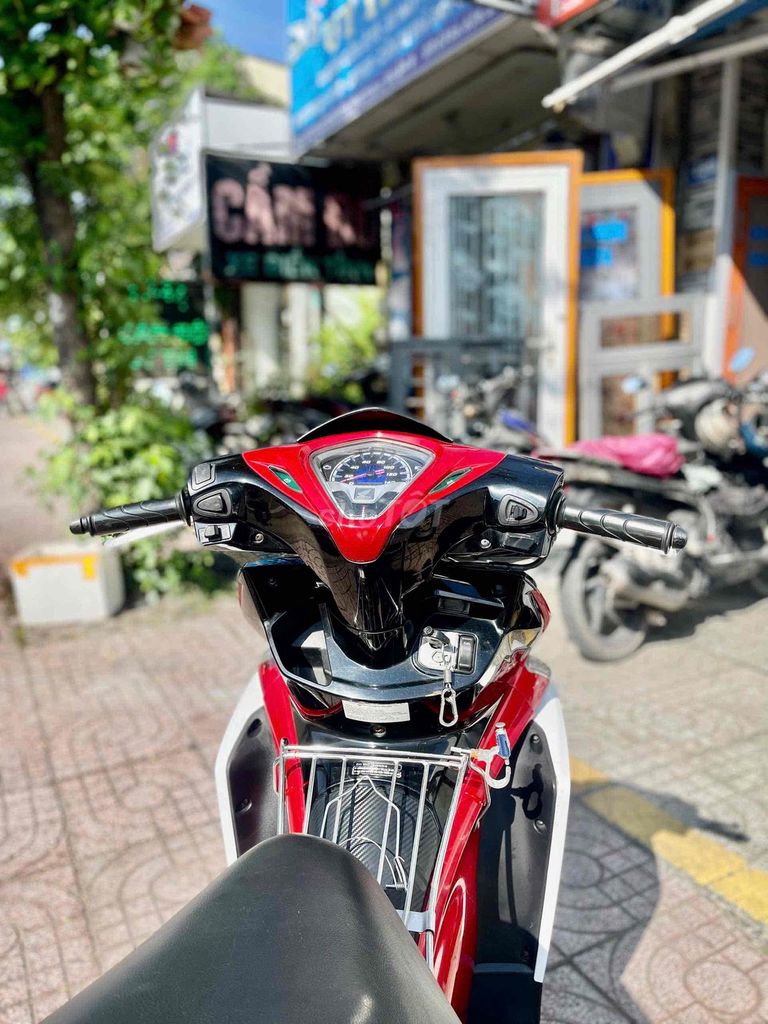 ❤️Honda AirBlade Fi, BSTP Giấy Tờ Đầy Đủ, GÓP. Mua bán Xe máy tại Quận 8 Tp Hồ Chí Minh được đăng bởi Tấn Đạt hình 3