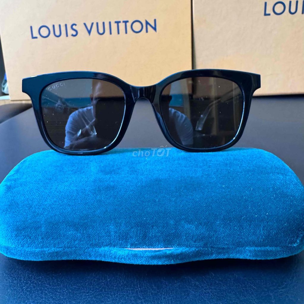 Kính mắt Gucci Unisex Đen. Mua bán Phụ kiện thời trang khác tại Quận Hoàn Kiếm Hà Nội được đăng bởi Đồ Hiệu Phạm Thuận Authentic hình 1