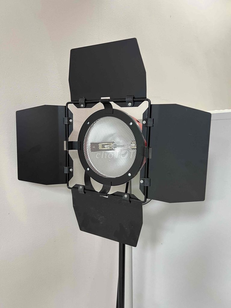 Đèn studio chụp ảnh quay phim. Mua bán Đèn tại Huyện Long Điền Bà Rịa - Vũng Tàu được đăng bởi Anh Og hình 1