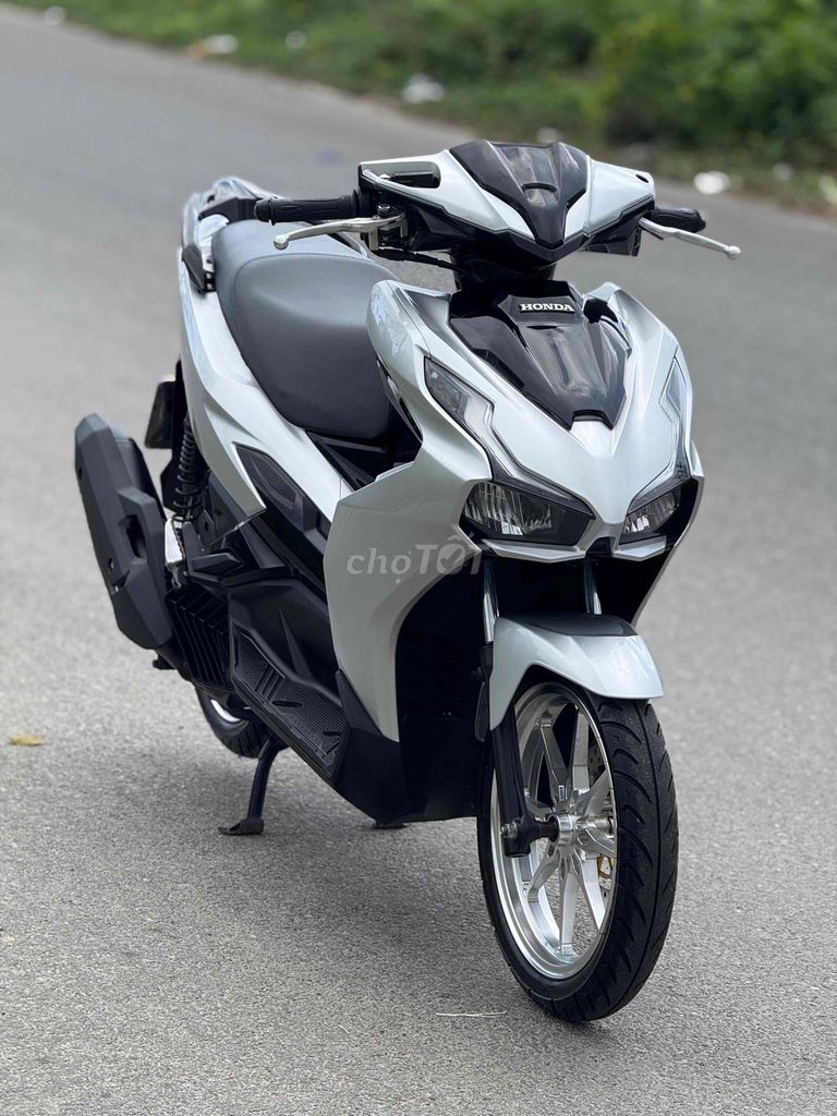 Honda Air Blade 2023 AB 2023 Bạc. Mua bán Xe máy tại Quận Liên Chiểu Đà Nẵng được đăng bởi Nhật Tình hình 2