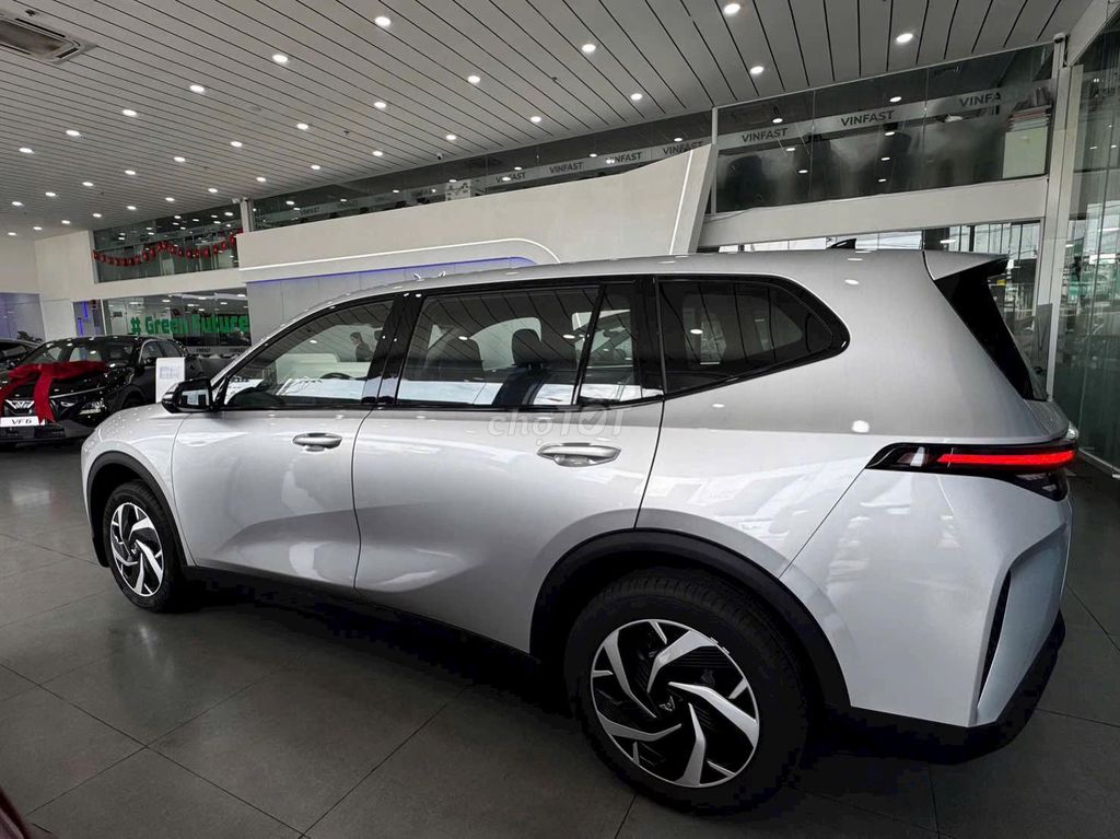 VinFast Limo Green отличная цена — первый взнос от 70 млн