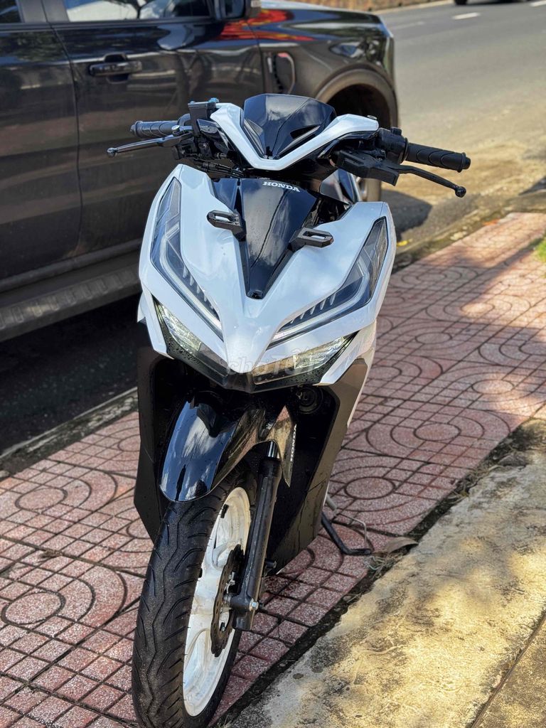 Thamh Lý Vario 150. Mua bán Xe máy tại Thành phố Buôn Ma Thuột Đắk Lắk được đăng bởi Cửa Hàng Xe Máy 297 Nguyễn văn cừ hình 4