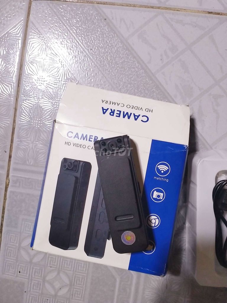 Camera kẹp áo quay phim ghi âm