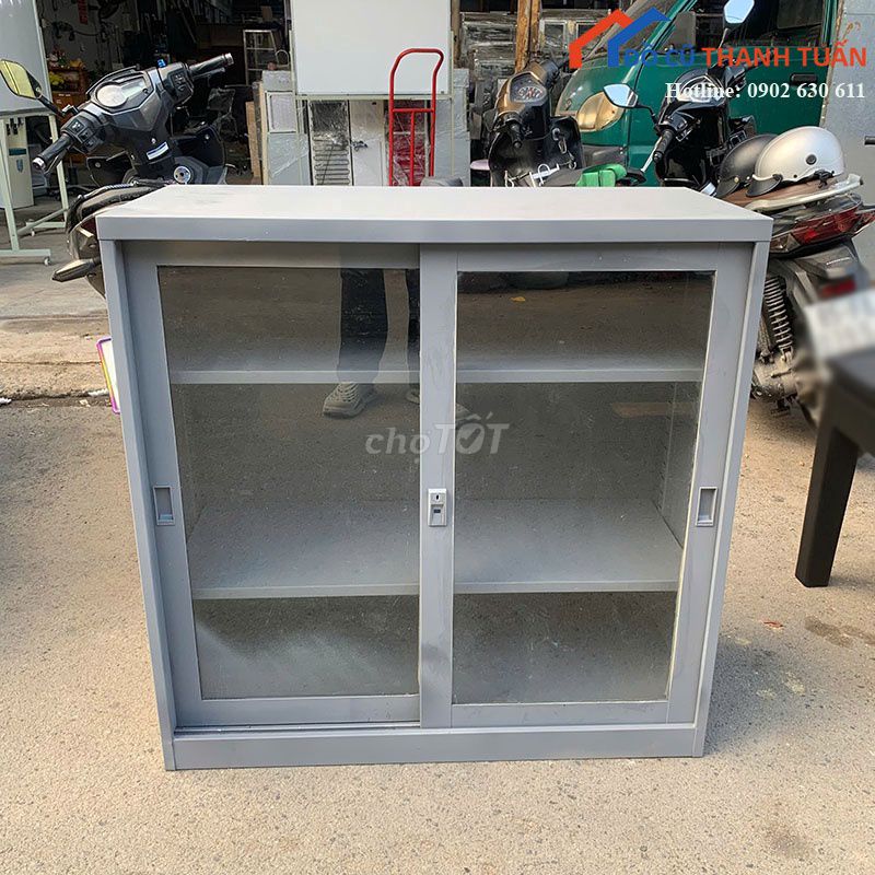 Tủ Hồ Sơ Sắt Kính Xám Cửa Lùa Đẹp 90%. Mua bán Đồ dùng văn phòng tại Quận 3 Tp Hồ Chí Minh được đăng bởi Thanh Lý Thanh Tuấn hình 1