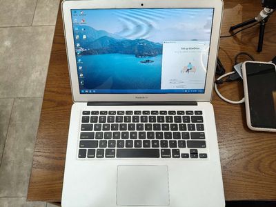 Bán Macbook Air 2017 sài tốt. Mua bán Laptop tại Quận Ninh Kiều Cần Thơ được đăng bởi Hoàng Huy
