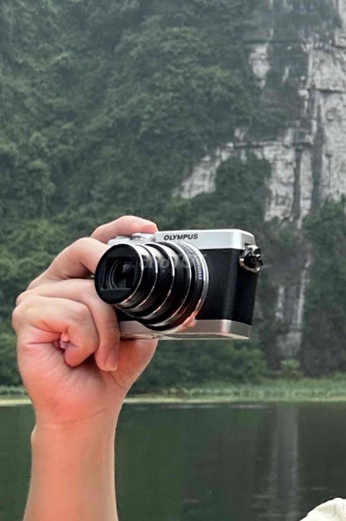 Máy ảnh Olympus Đen Bạc. Mua bán Máy ảnh, Máy quay tại Quận Bình Tân Tp Hồ Chí Minh được đăng bởi Lộc hình 1