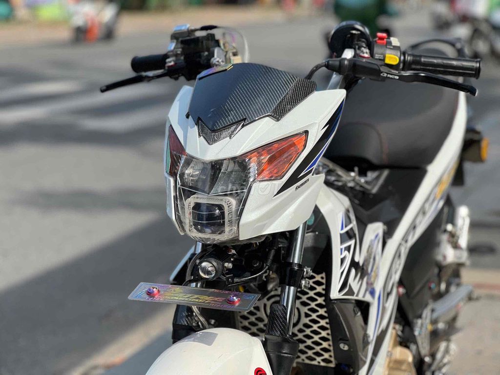 Suzuki Raider Fi 150 2018 Trắng. Mua bán Xe máy tại Quận 11 Tp Hồ Chí Minh được đăng bởi Hưng Từ hình 2