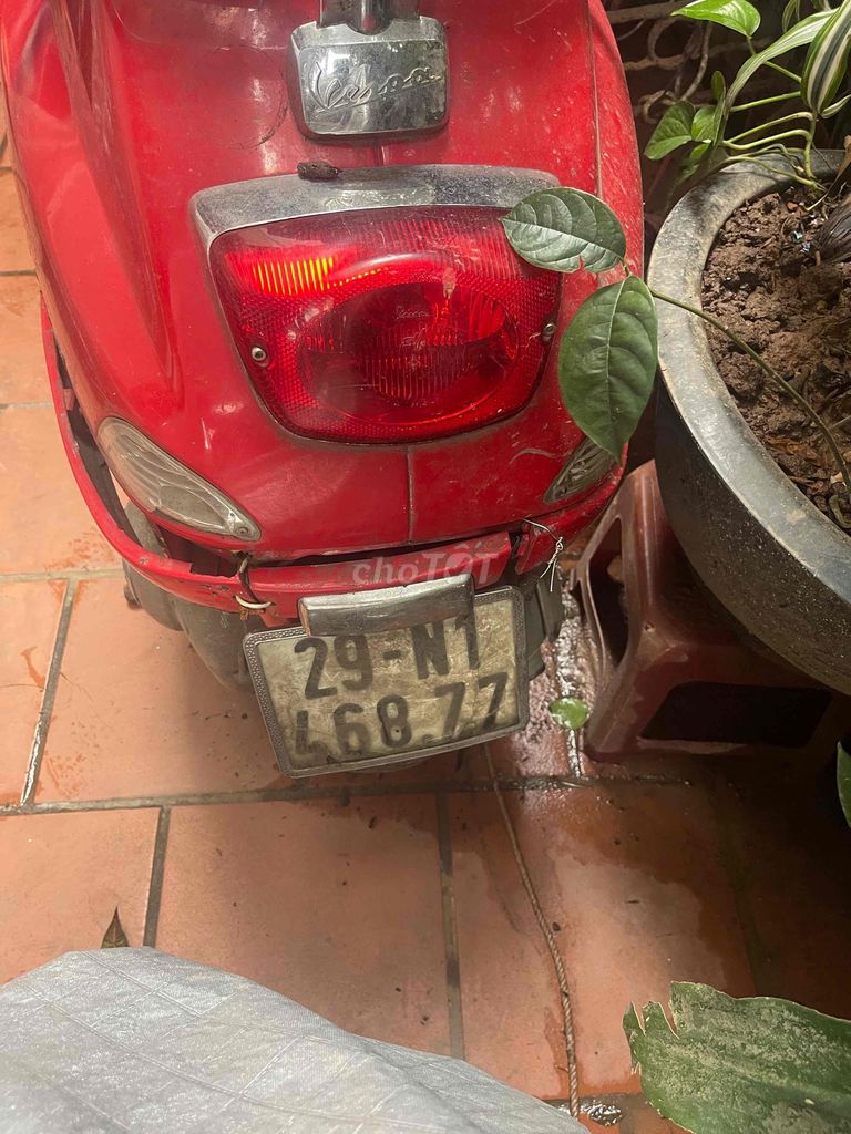 cần bán xe vespa đỏ 175. Mua bán Xe máy tại Quận Hoàng Mai Hà Nội được đăng bởi Khánh Nguyễn hình 3
