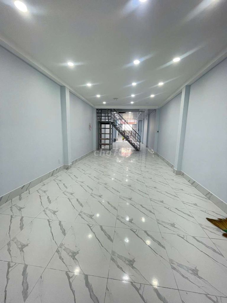 CHO THUÊ NHÀ NGUYÊN CĂN 4X25M, LẦU, HÊM XE HƠI, GIÁ 11TR