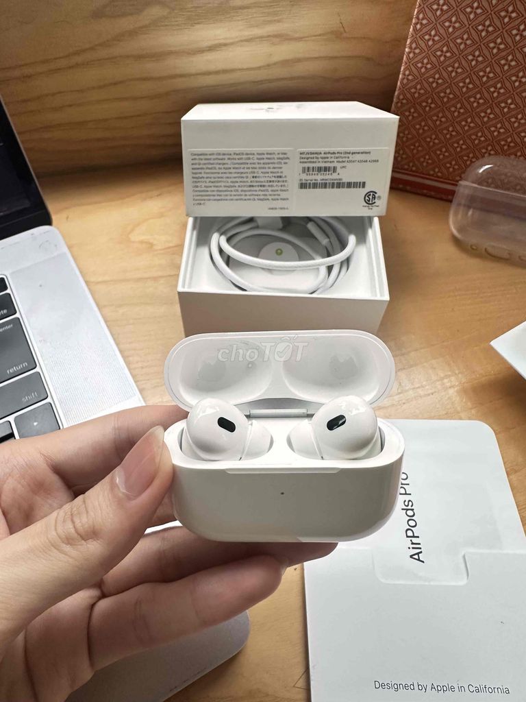 Apple AirPods Pro 2 USB-C (Type C) Full box 99.99%. Mua bán Tivi, Âm thanh tại Quận 3 Tp Hồ Chí Minh được đăng bởi Anh Tuan hình 1