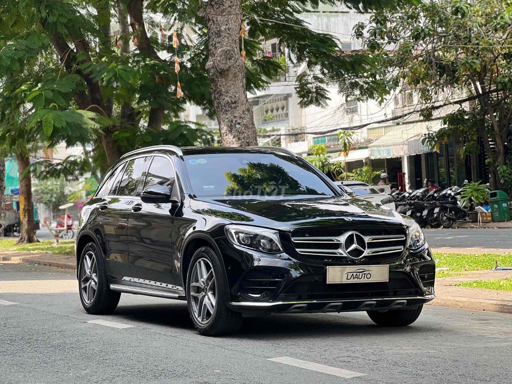 Mercedes Benz GLC Class 2018 300 4MATIC - 68000