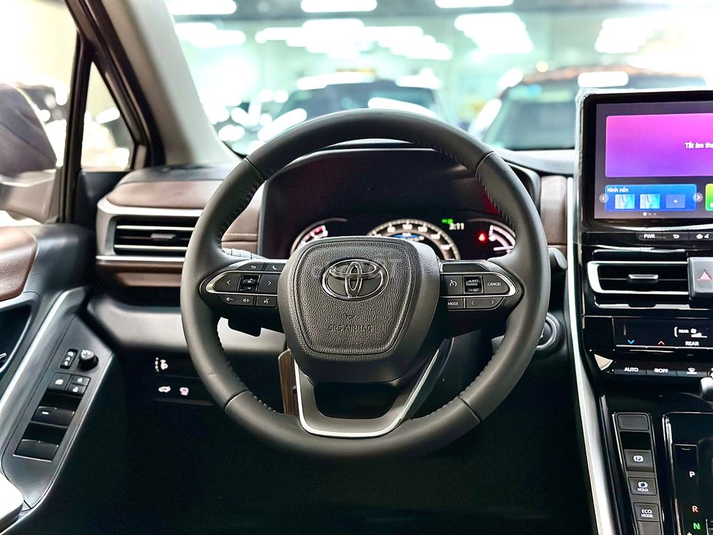 Toyota Innova Cross Model 2025  - 18000 km. Mua bán Ô tô tại Quận 12 Tp Hồ Chí Minh được đăng bởi Kim Ngân Xe Lướt hình 8