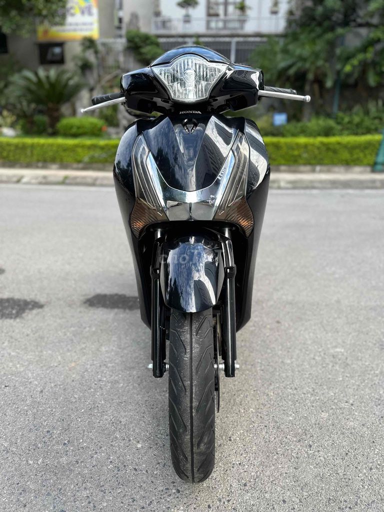 Honda SH 150 năm 2016 ! chạy ít xe còn mới. Mua bán Xe máy tại Quận Hoàng Mai Hà Nội được đăng bởi Xe Máy Quân Oanh  hình 4