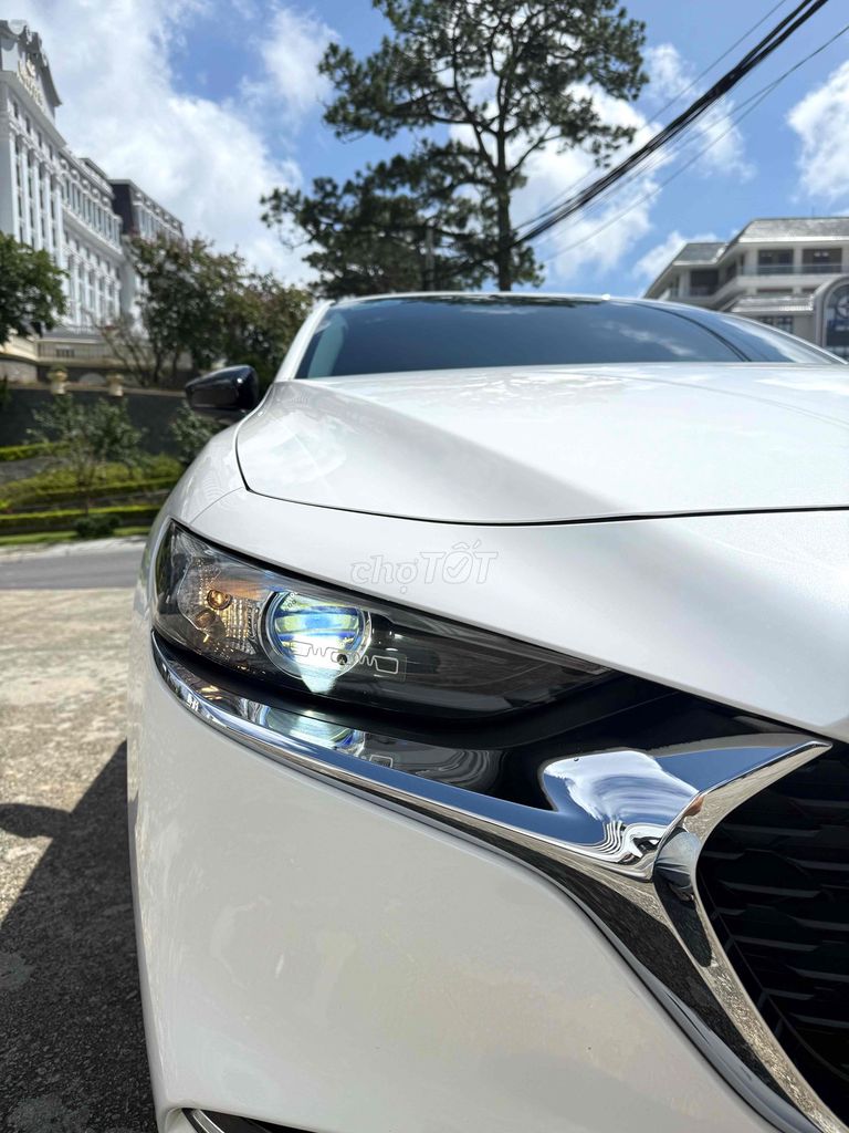 Mazda Mazda 3 Luxury 2022 Trắng Tự động