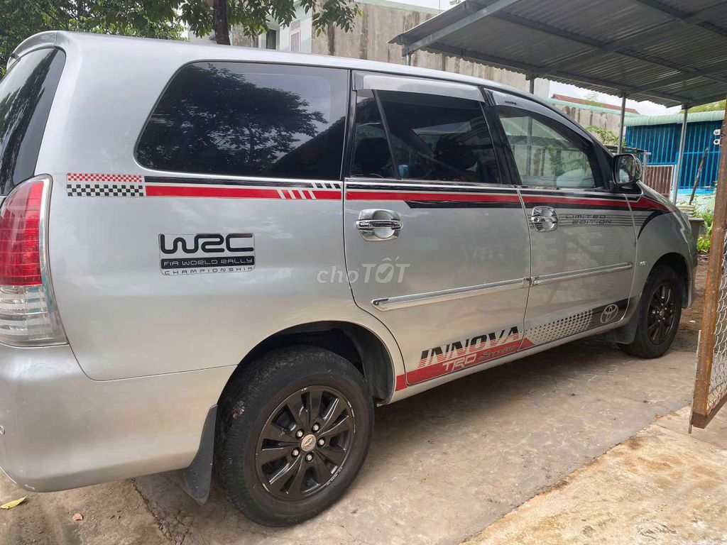 Xe gia đình Toyota Innova 7 chỗ 2009 màu bạc. Mua bán Ô tô tại Thị xã Bến Cát Bình Dương được đăng bởi anh Hồng hình 3