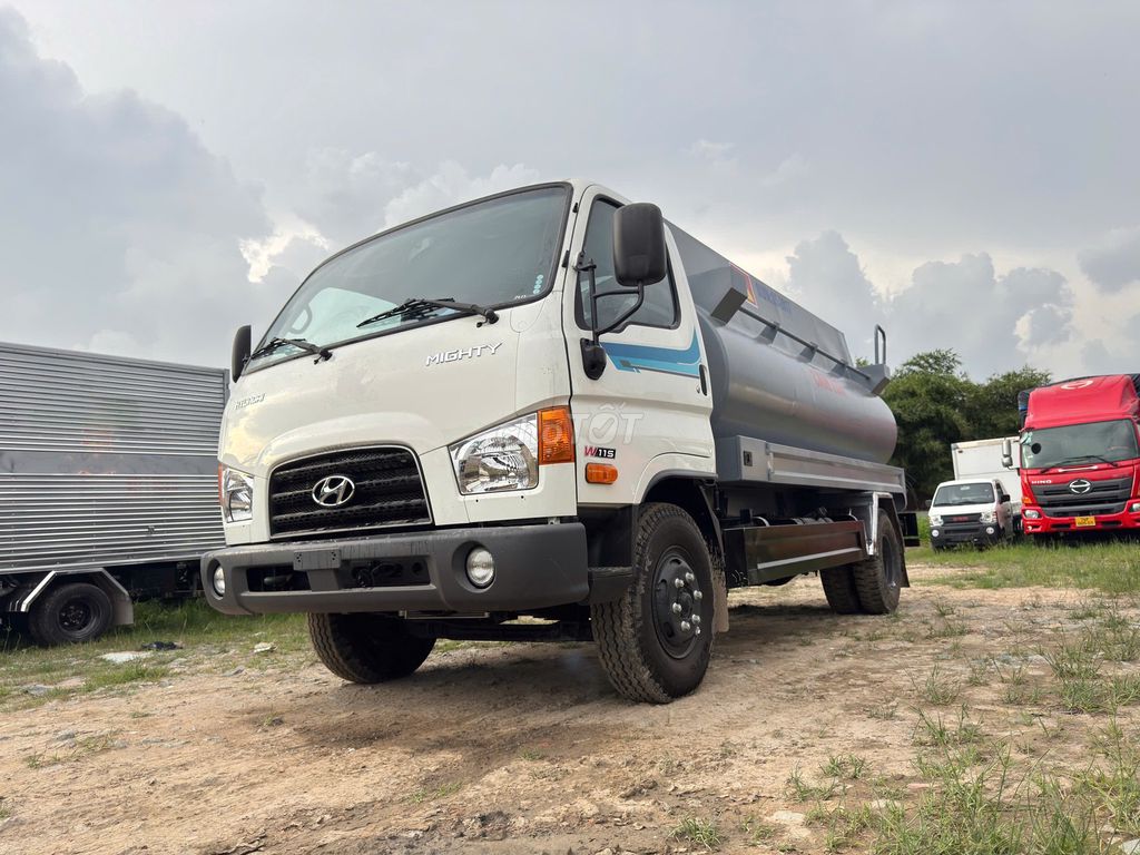 Xe Tải Hyundai Bồn Chở Xăng Dầu 8 Khối Mới 100%. Mua bán Xe tải, xe ben tại Thành phố Thuận An Bình Dương được đăng bởi Ngọc Minh hình 1