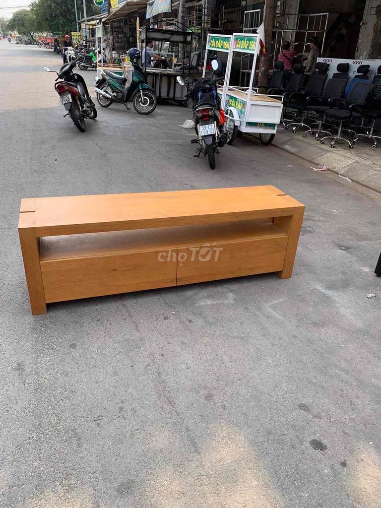 Kệ tivi Gỗ sồi Mỹ Nâu gỗ 1m8. Mua bán Tủ, kệ gia đình tại Quận Tân Bình Tp Hồ Chí Minh được đăng bởi Ánh vân hình 1