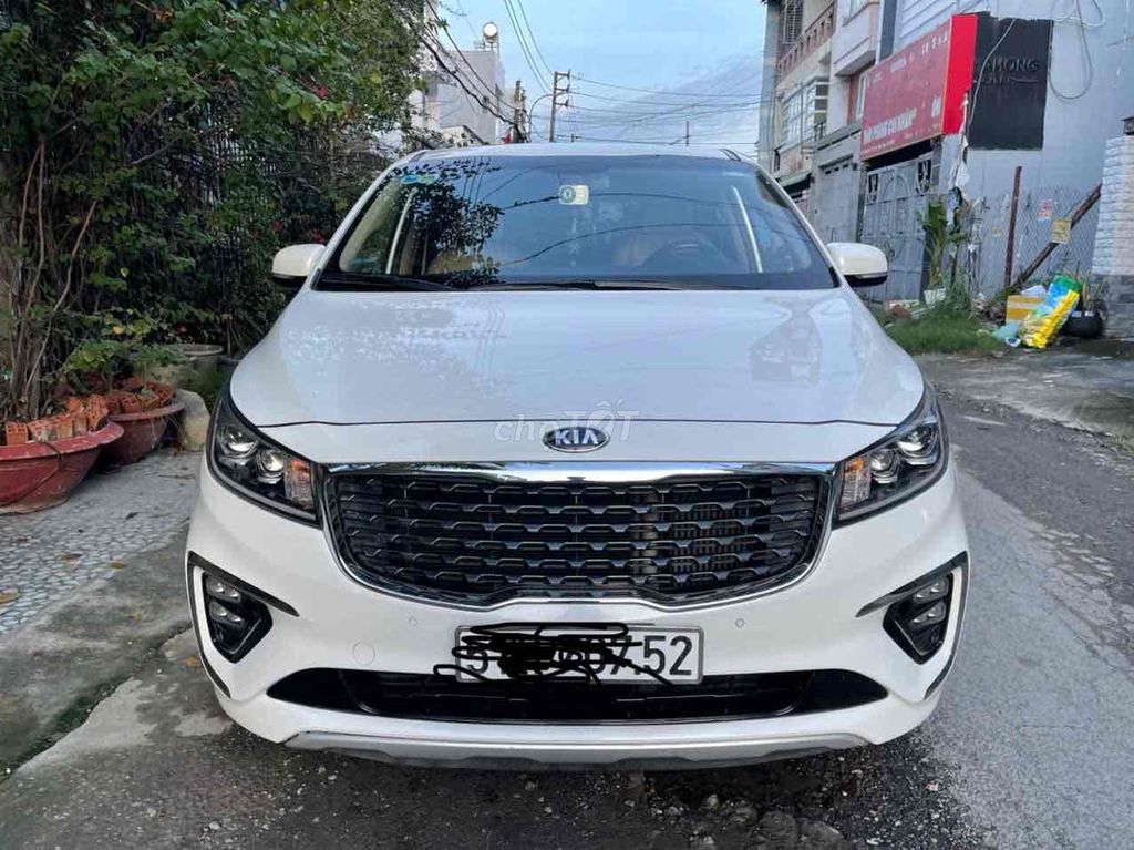 Kia Sedona 2019 Deluxe D - 86000 km