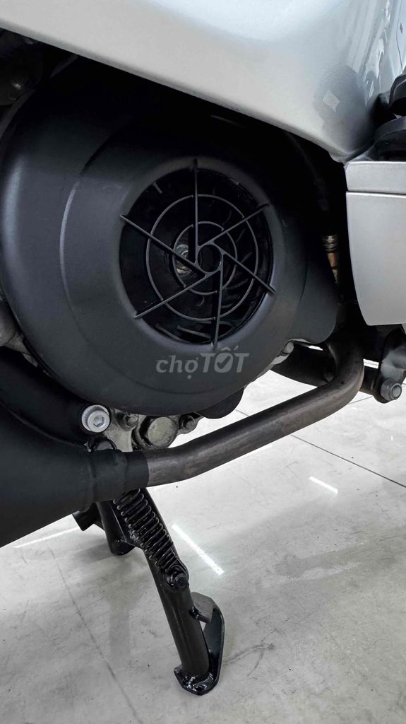 Vespa Iget , abs , đèn led 2 tấng , mở cốp điện ... Mua bán Xe máy tại Quận Phú Nhuận Tp Hồ Chí Minh được đăng bởi VESPA  PIAGGIO BẢO HƯNG Vespa cũ trả góp  hình 10