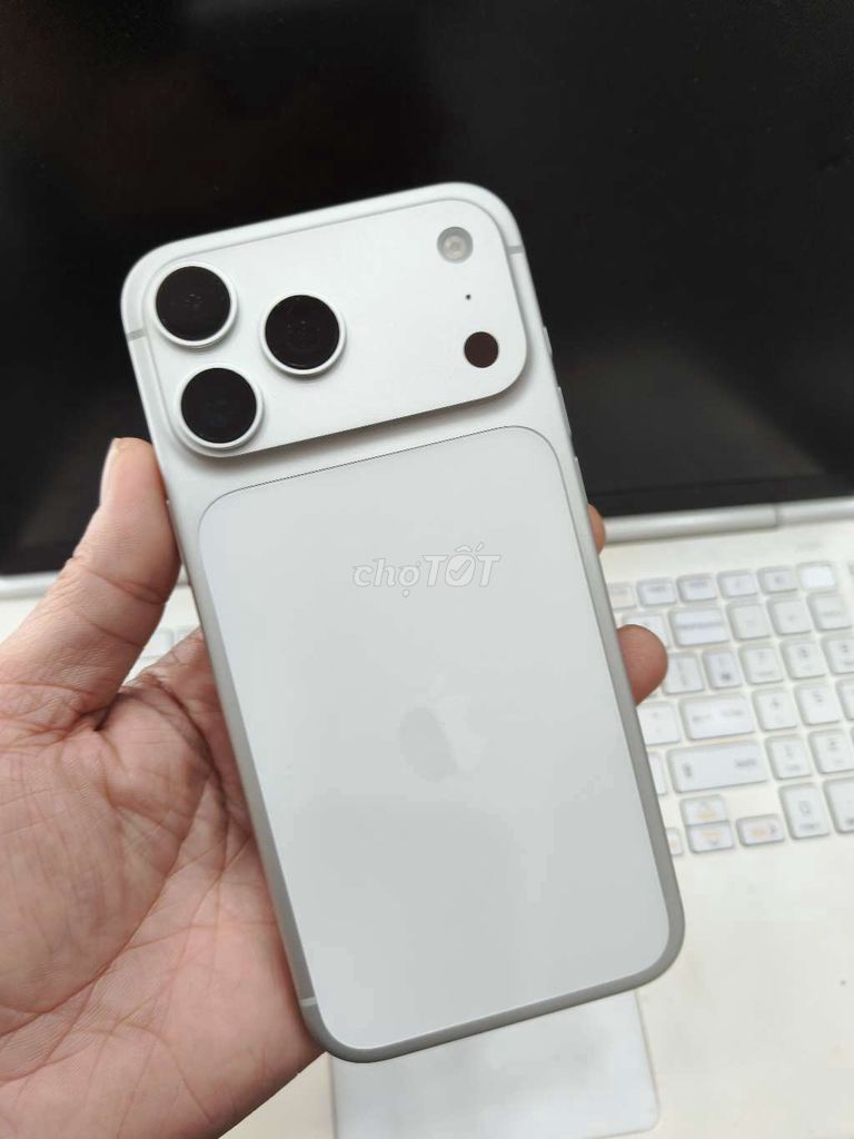 Apple iPhone 17 Pro Max công tỷ 99.9%. Mua bán Điện thoại tại Thành phố Buôn Ma Thuột Đắk Lắk được đăng bởi MNmobile hình 1
