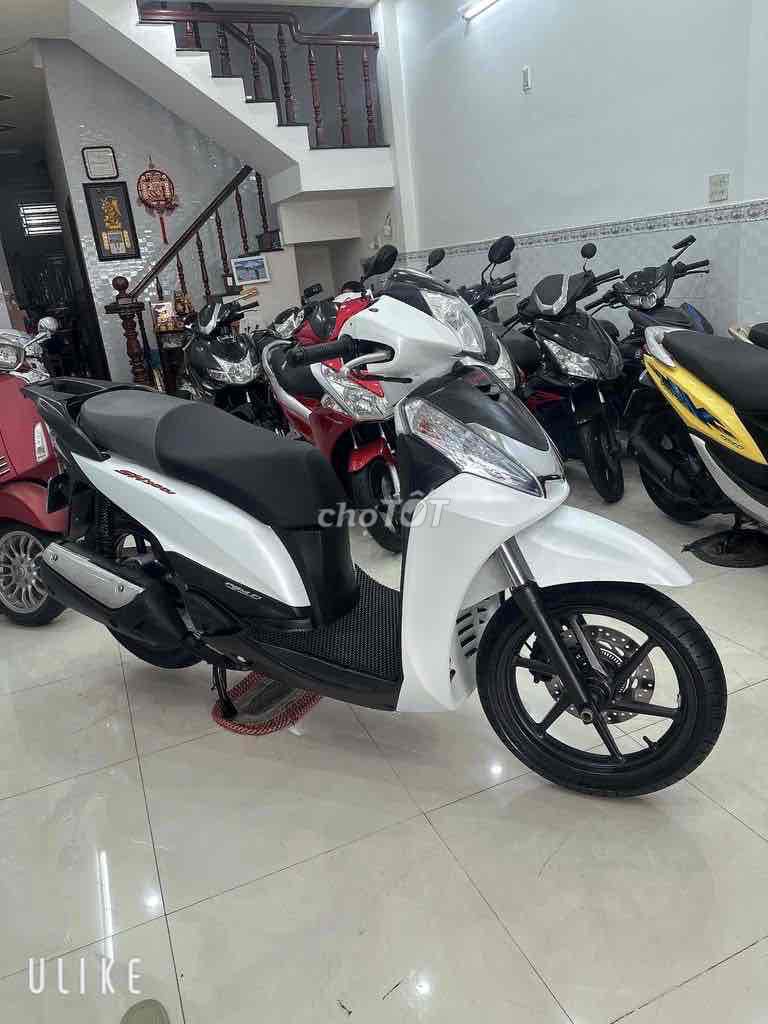 SH300i ABS 🇮🇹 Xe Nhập Sản xuất 2015 - Đăng ký 2016. Mua bán Xe máy tại Quận Ninh Kiều Cần Thơ được đăng bởi CH XE MÁY 7 THÀNH hình 2