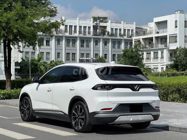 VF8 plus 2023 mua pin Catl màu trắng/xanh navi. Mua bán Ô tô tại Quận Ba Đình Hà Nội được đăng bởi Nam Nguyễn Ô tô vinfast hình 3