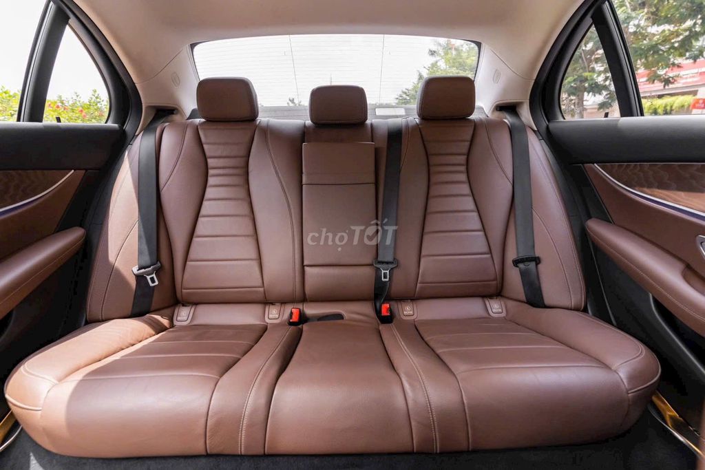 Mercedes Benz E Class 2018 E200 - 45000 km. Mua bán Ô tô tại Quận 7 Tp Hồ Chí Minh được đăng bởi John Luxury Car hình 4