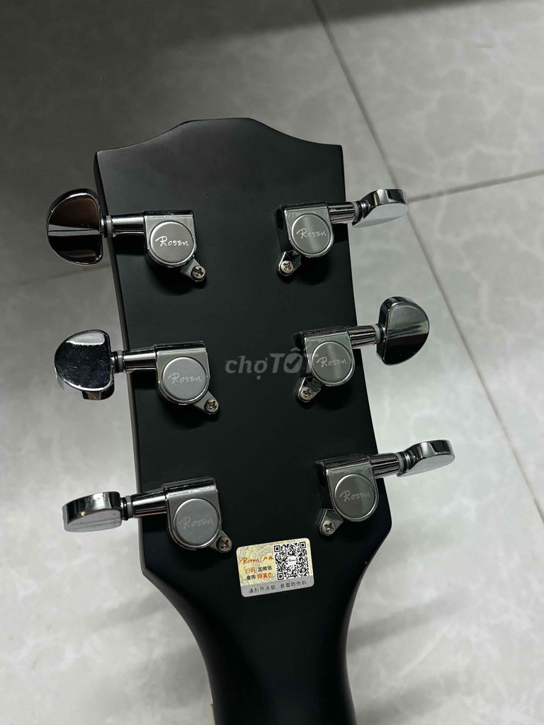 Đàn Guitar Rosen G11BK like new