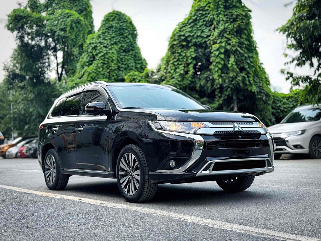 Mitsubishi Outlander 2022 2.0 CVT - 50000 km. Mua bán Ô tô tại Quận Cầu Giấy Hà Nội được đăng bởi Thái Hoàng Long Auto hình 2