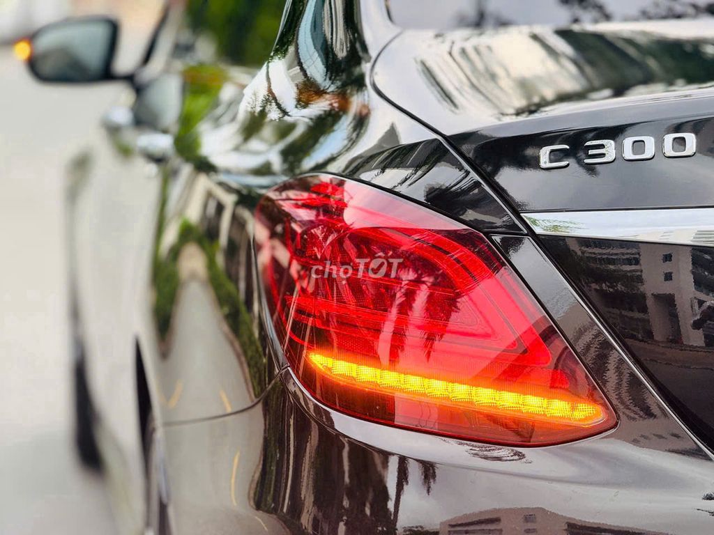 Mercedes Benz C300 2020. Mua bán Ô tô tại Quận 7 Tp Hồ Chí Minh được đăng bởi Cherry hình 8