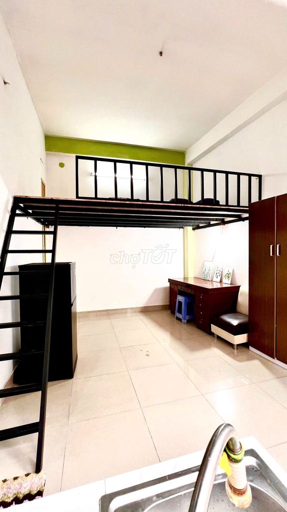 CHÍNH CHỦ CHO THUÊ PHÒNG GÁC MỚI BAN CÔNG, GẦN CVPM QUANG TRUNG Q12
