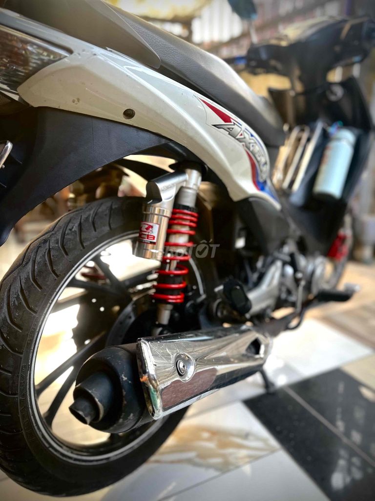 Suzuki Axelo 2017 Côn tay Xanh Trắng. Mua bán Xe máy tại Huyện Hóc Môn Tp Hồ Chí Minh được đăng bởi Huỳnh Công Thành hình 5