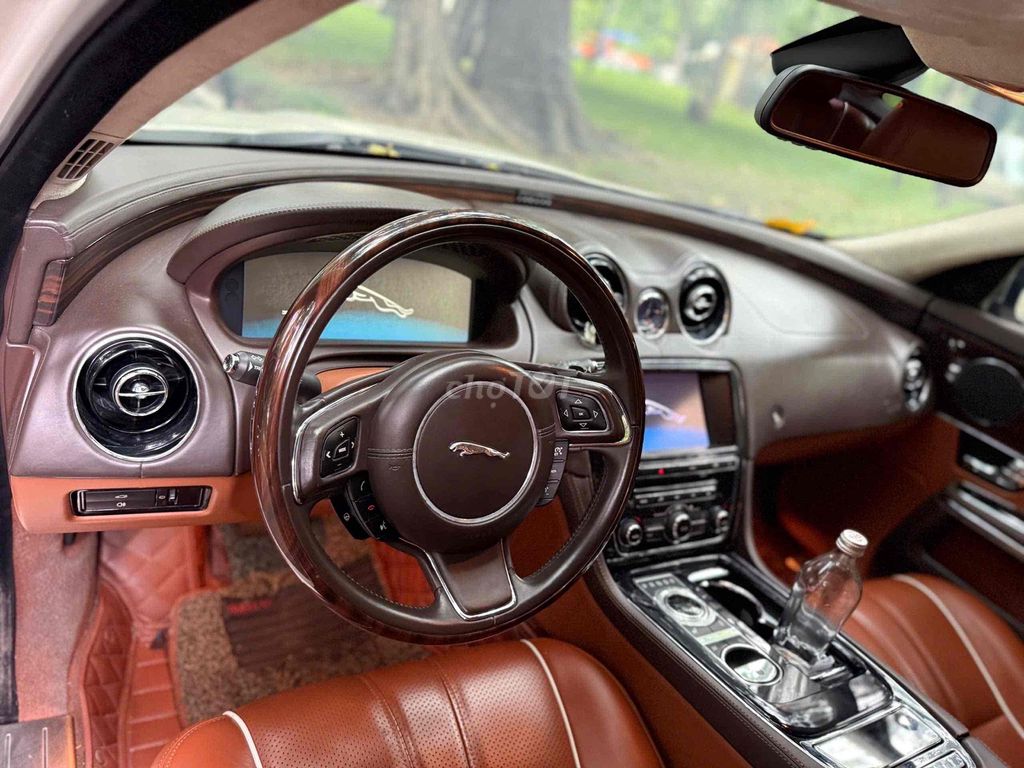Jaguar XJ series 2010 - 90000 km. Mua bán Ô tô tại Quận 11 Tp Hồ Chí Minh được đăng bởi Nam hình 8
