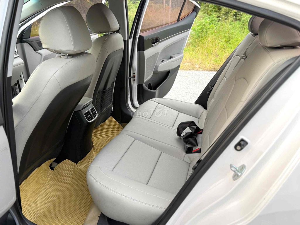 Hyundai Elantra 2017 1.6 MT - 82000 km. Mua bán Ô tô tại Huyện Gia Lộc Hải Dương được đăng bởi Nhất Tín Ô Tô Hải Dương hình 8