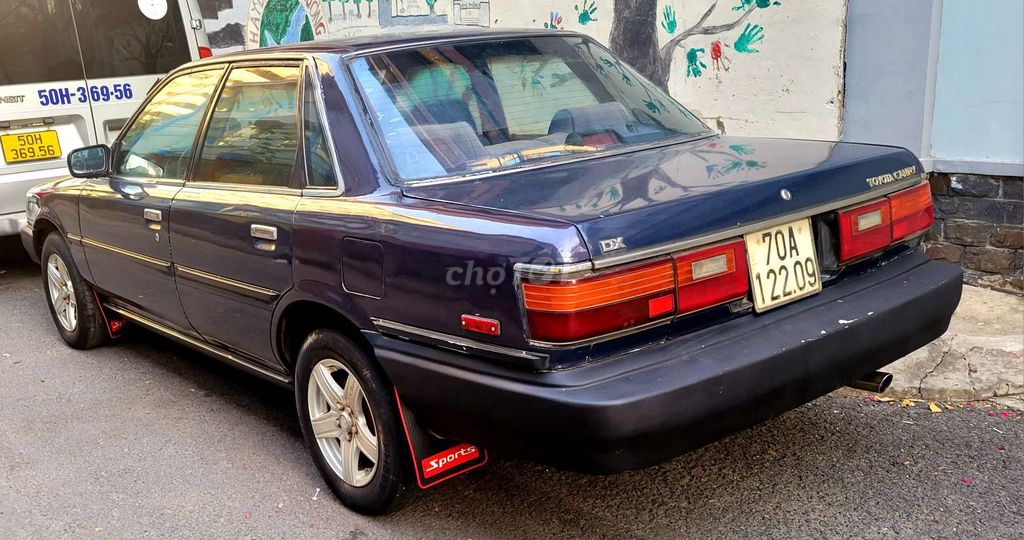 Toyota Camry 1987 số sàn nội thất zin đẹp  tại sg