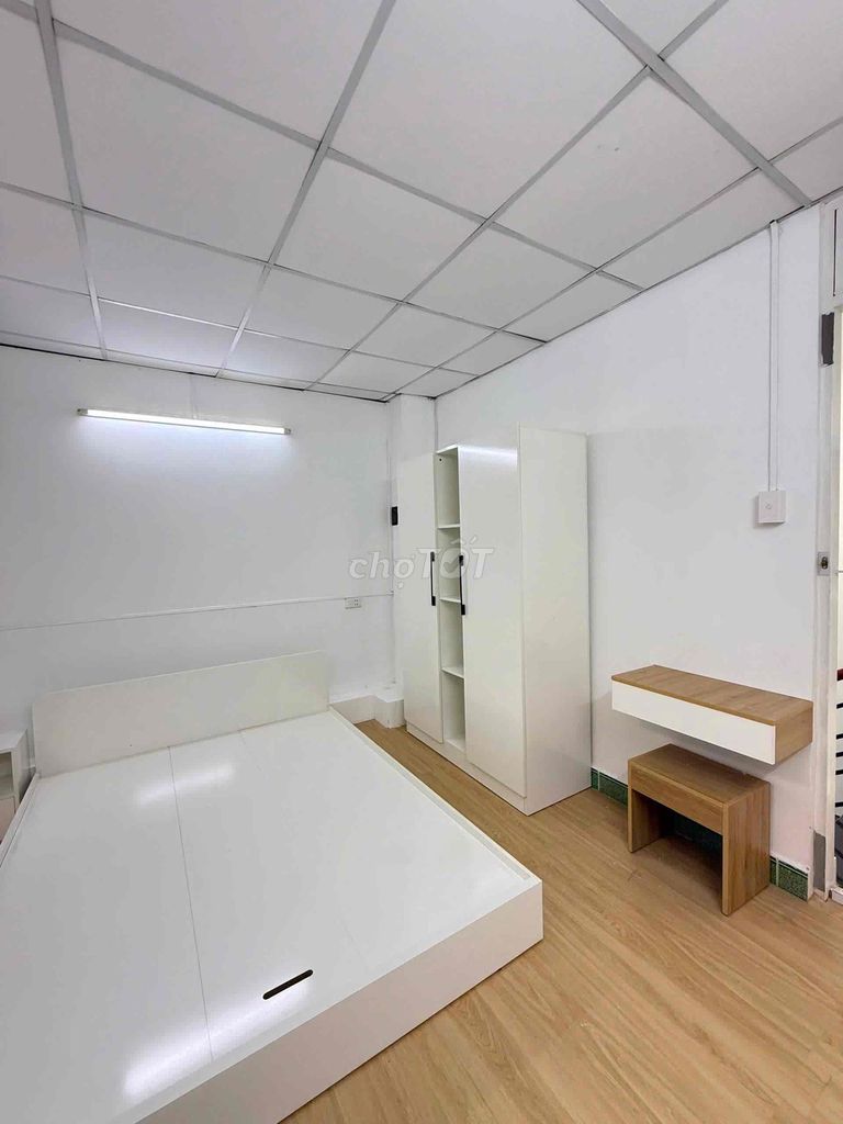 Giường ngủ 1m6x2m Trắng Hiện đại. Mua bán Giường, chăn ga gối nệm tại Quận 7 Tp Hồ Chí Minh được đăng bởi Kim Dàng hình 1